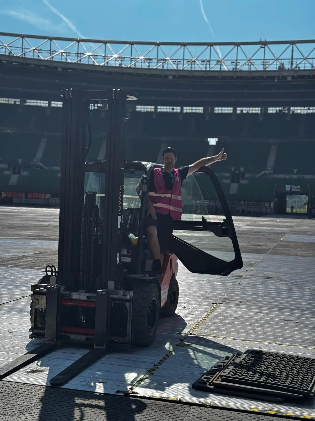 Staplerfahrer / Forklift Operator